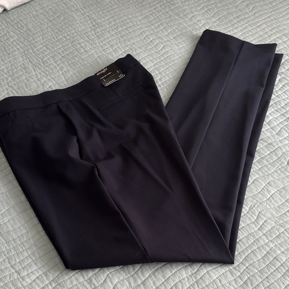 NEW Women’s ALFANI Navy Straight Leg Slacks size 10